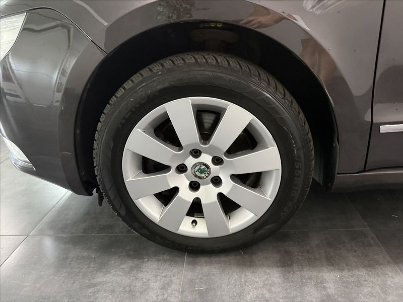 Škoda Superb 2,0   TDI 103KW ELEGANCE XEN - fotka 29 z 34
