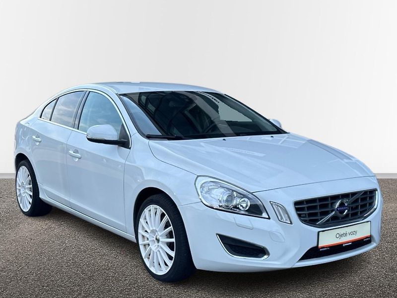 Volvo S60 Sedan - fotka 14 z 28