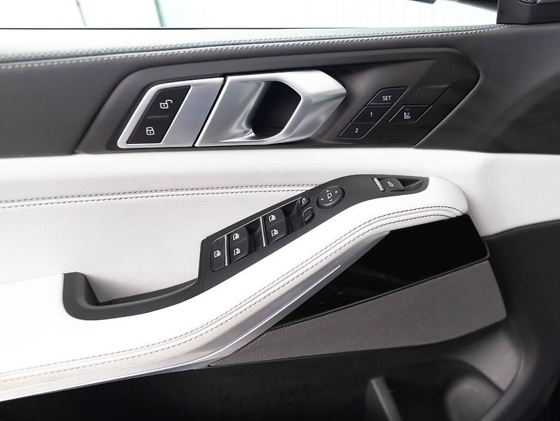 BMW X5 xDrive30d - fotka 17 z 22