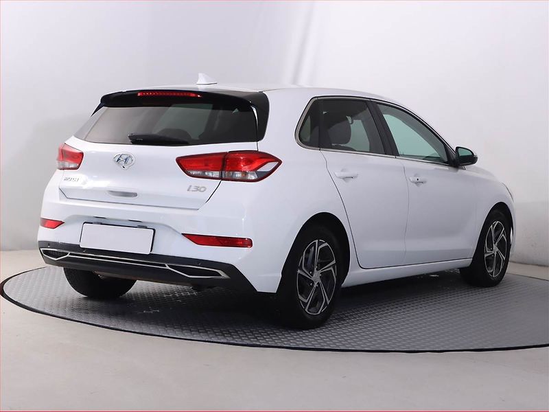 Hyundai i30 (2022) Family 1.0 T-GDI, Automat - fotka 5 z 20