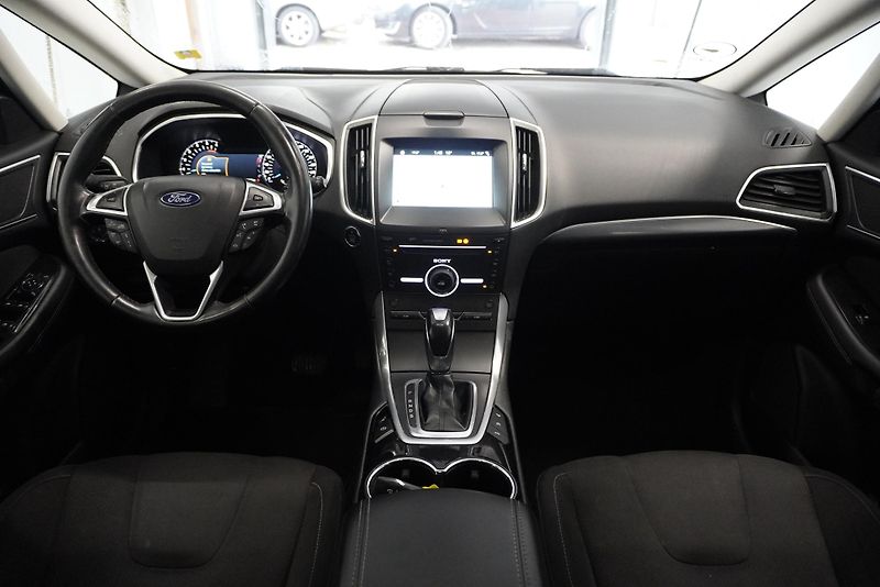 Ford S-MAX 2.0 TDCi TITANIUM 4X4 7 MÍST - fotka 22 z 32