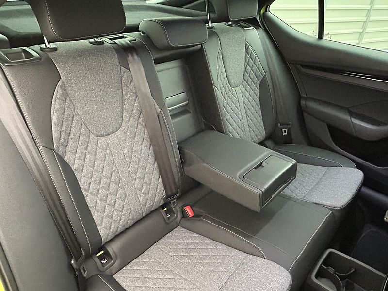 Škoda Octavia 1.5 TSI SportLine - fotka 8 z 29