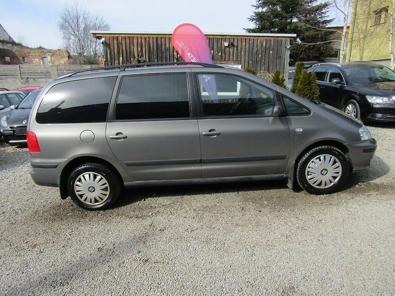 Seat Alhambra (2006) 2.0 TDI 103kW - fotka 9 z 34