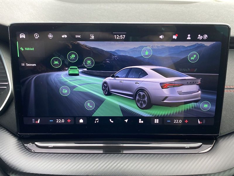 Škoda Octavia (2025) 2.0 TSI DSG RS - fotka 17 z 39