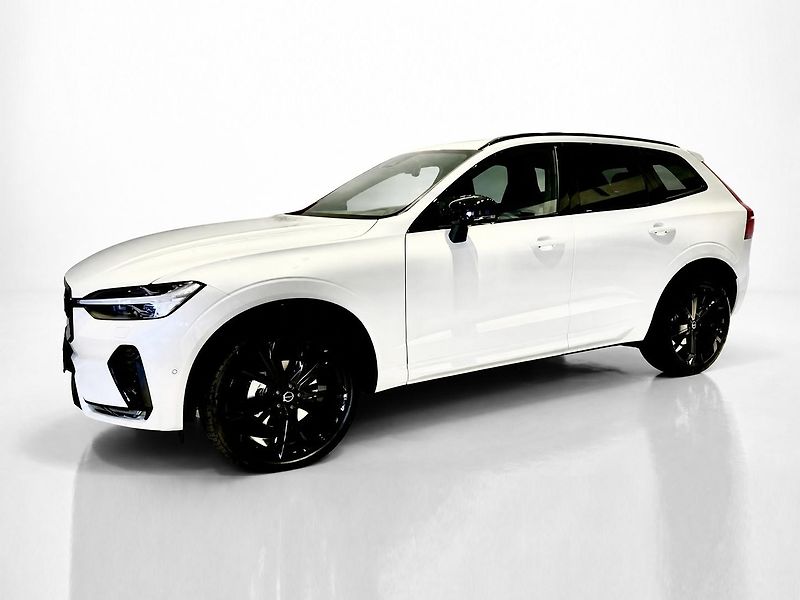 Volvo XC60 (2026) B5 PLUS BLACK + 4SERVIS/ZÁRUKA - fotka 3 z 18