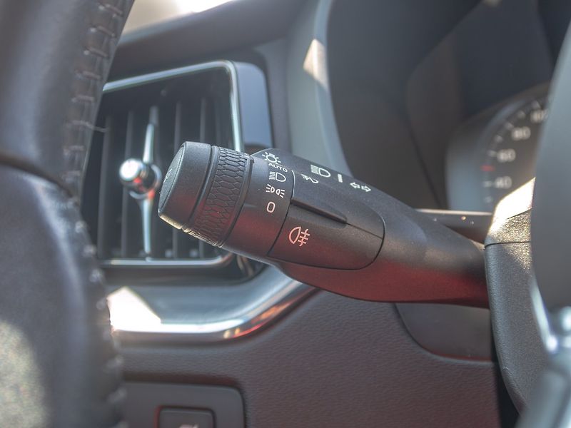 Volvo XC60 (2019) 2.0D 140KW mat – NAVI - fotka 19 z 51