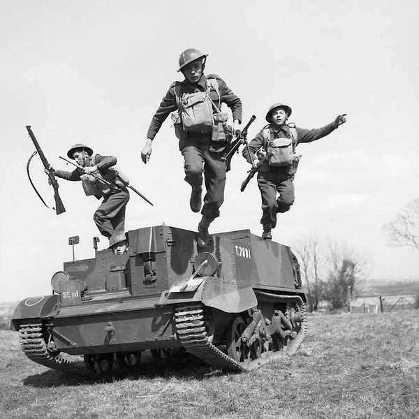 S největší pravděpodobností byl Universal/Bren Carrier nejrozšířenějším britským obrněným transportérem. Vyrobilo se přes 113 000 kusů.