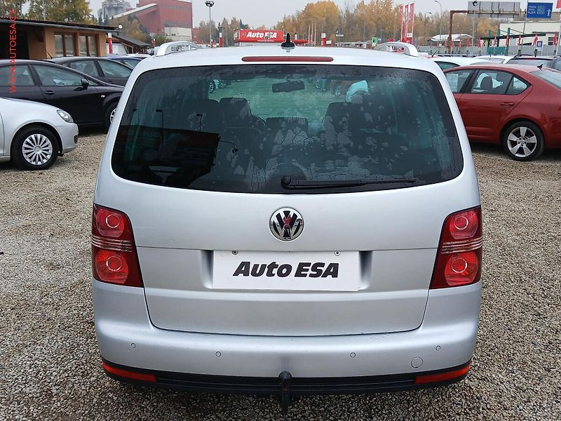 Volkswagen Touran (2007) 1.4 TSi, Highline, DSG - fotka 5 z 19