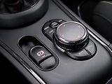 Mini Countryman 2,0 SD 140kW ALL4 Aut. LED - náhled 27