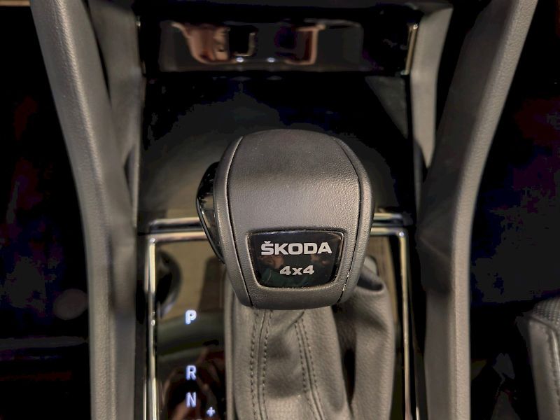 Škoda Kodiaq (2022) 2.0 TSI 140 kW DSG 4x4 L&K - fotka 17 z 30