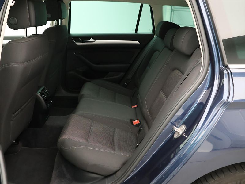 Volkswagen Passat 2.0 TDI 110kW Comfortline - fotka 12 z 29