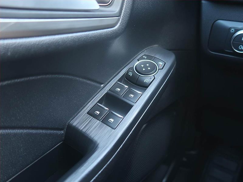 Ford Kuga (2022) Titanium 1.5 EcoBoost - fotka 15 z 16