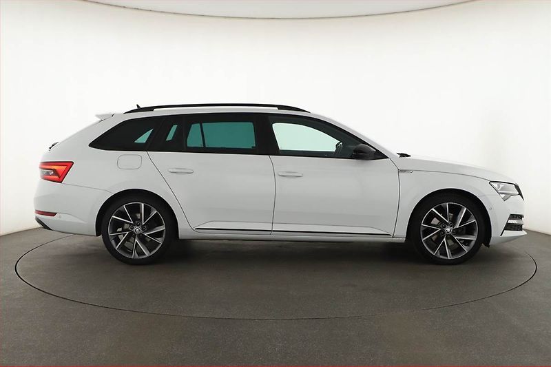 Škoda Superb (2022) Sportline 2.0 TDI - fotka 6 z 21