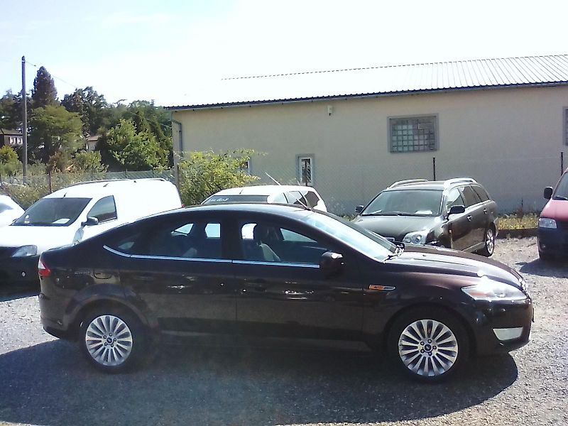 Ford Mondeo (2009) 2.0i 16V Titanium, ser. knížka - fotka 8 z 32