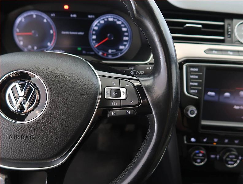 Volkswagen Passat (2015) 2.0 TDI, Automat, Kůže, Navi - fotka 22 z 28