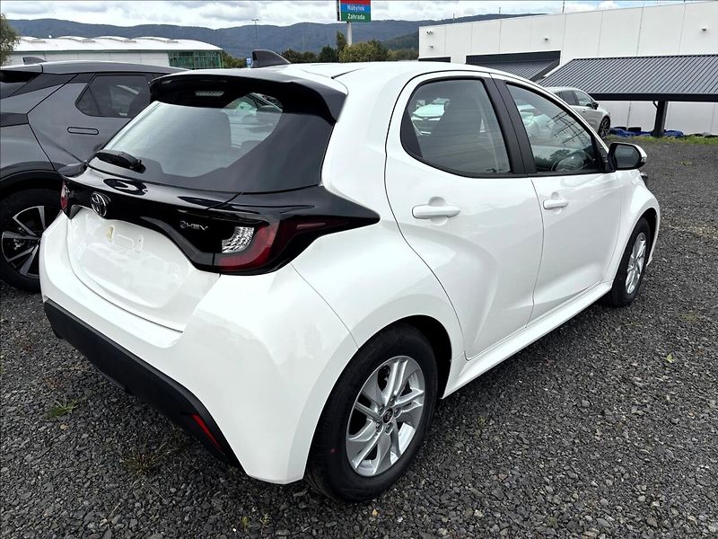 Toyota Yaris 1,5   Comfort HEV 116 CVT - fotka 7 z 9