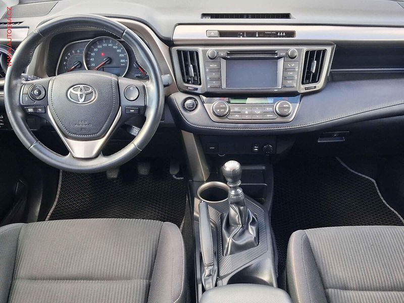 Toyota RAV4 (2014) 2.2 D-4D 4x4, ČR, AC, TZ - fotka 8 z 22
