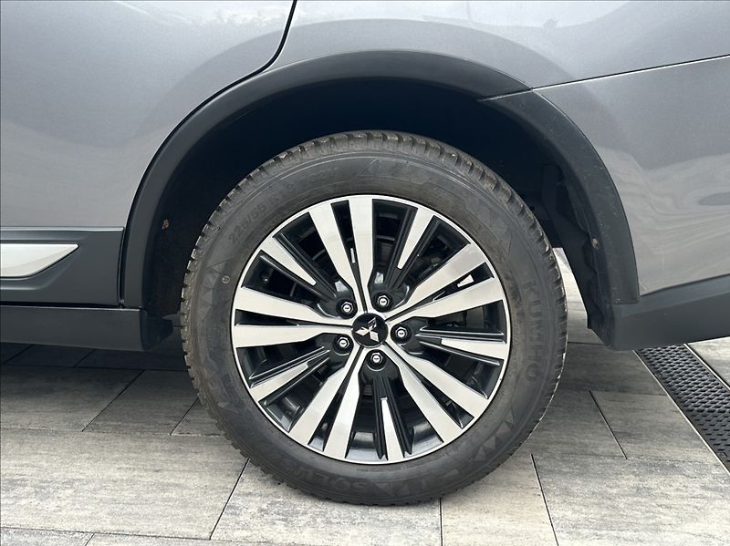 Mitsubishi Outlander 2,0 150PS  Active A/T - fotka 44 z 52