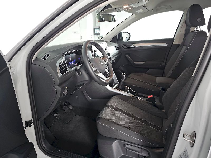 Volkswagen T-Roc (2025) 1.0TSI 85kW LIFE WEBASTO - fotka 6 z 29