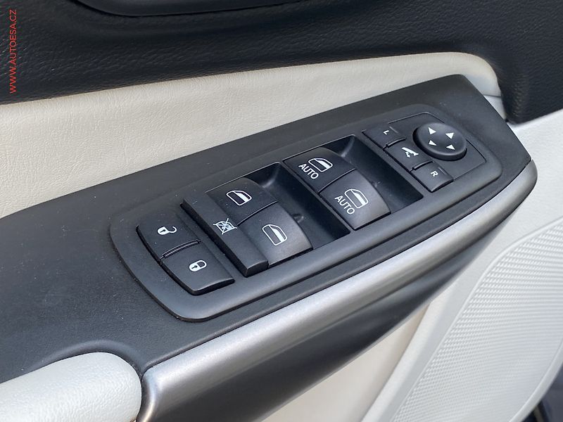 Jeep Cherokee (2020) 2.2 MJT 4X4, ČR, Limited, AT - fotka 11 z 20