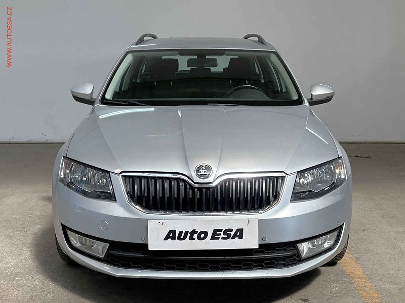 Škoda Octavia (2014) 1.4 TSi, AC, temp. - fotka 2 z 15