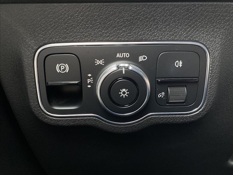 Mercedes-Benz GLB 200 d 4M Style - fotka 17 z 29