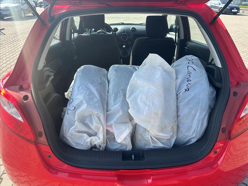 Mazda 2 1,4 i MT - fotka 5 z 19