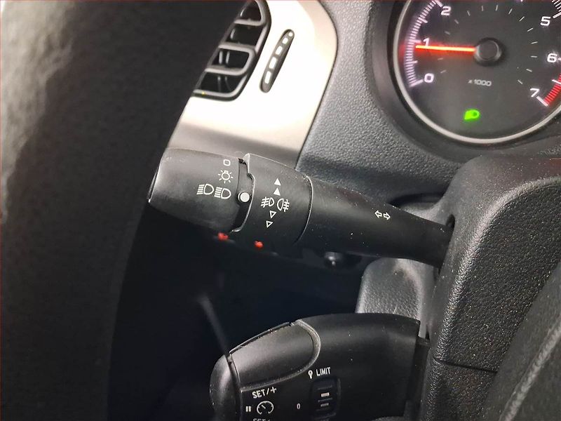 Peugeot 301 (2018) 1.2 PureTech, Tempomat - fotka 14 z 18