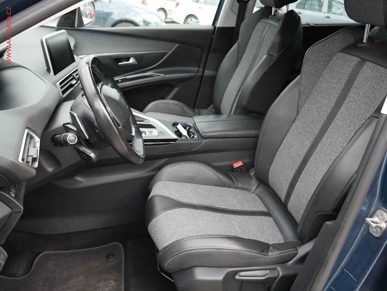 Peugeot 5008 (2018) 1.2PT, Allure, AT - fotka 9 z 21