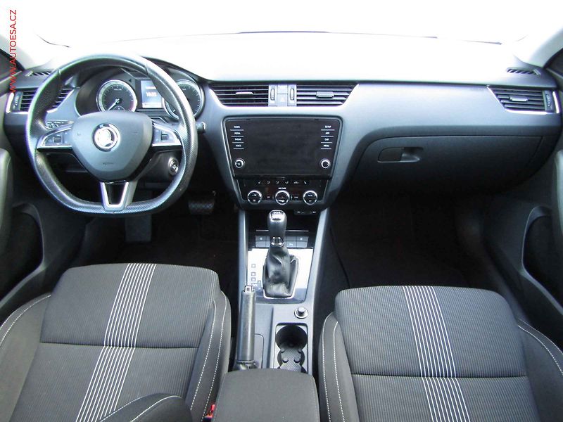 Škoda Octavia (2017) 2.0 TDi 4x4, ČR, Style, DSG - fotka 8 z 19