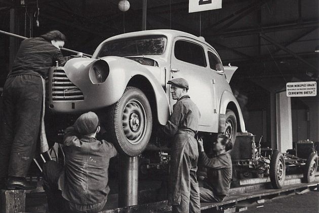 Dobový snímek z výrobní haly., zdroj: Se svolením Škoda Auto