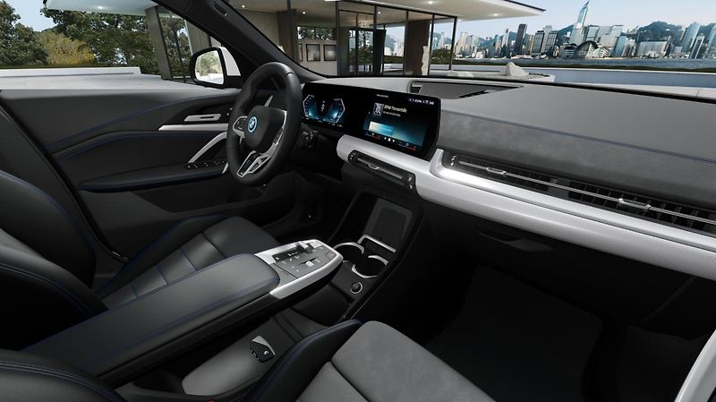 BMW iX2 eDrive20 - fotka 14 z 14