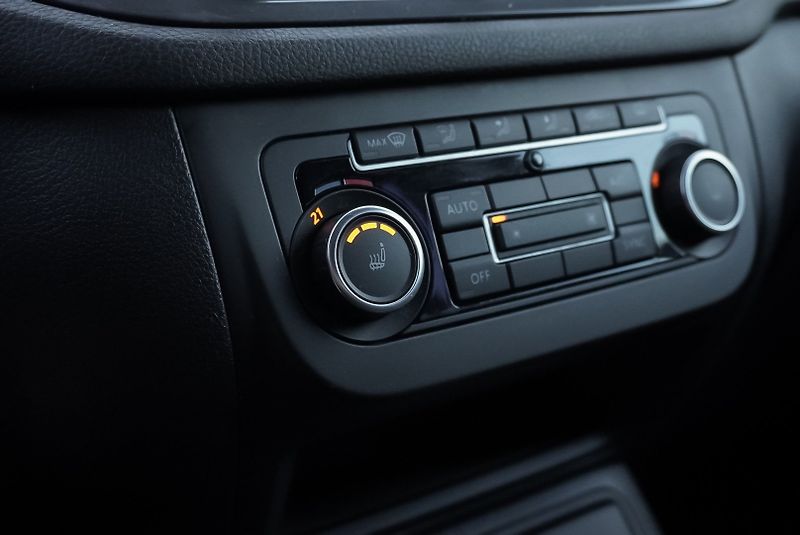 Volkswagen Tiguan 1.4 TSi 90kW TREND - fotka 24 z 33