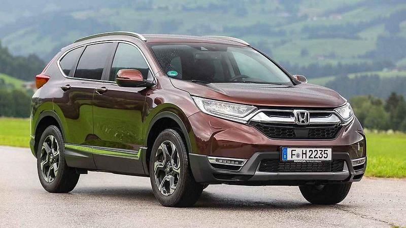 Neojblíbenějším autem roku je stejně jako před rokem Toyota Corolla. Připsala si 1 181 000 čárek.