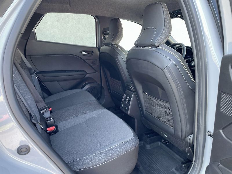 Renault Captur (2025) TECHNO 1,3TCe 160k EDC - fotka 9 z 18