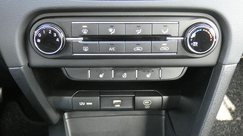 Kia Ceed SW 1.5 T-GDI SPIN 118kW DCT - fotka 16 z 22