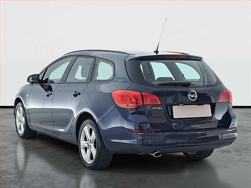 Opel Astra (2011) 1.4 T, po STK, jezdí skvěle - fotka 4 z 16