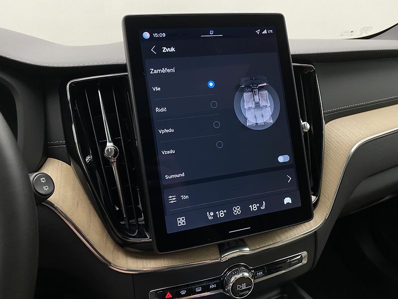 Volvo XC60 T8 AWD RECHARGE ULTRA BRIGHT - fotka 59 z 67