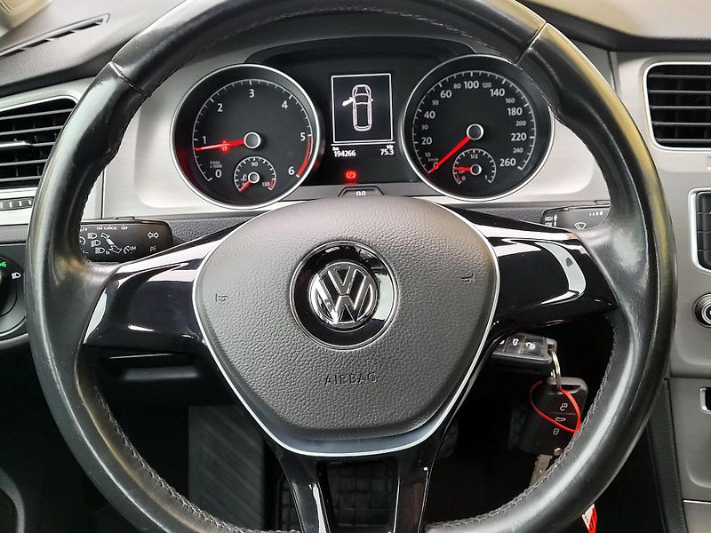Volkswagen Golf 1,6 TDi CZ*DIGIKLIMA*SERVIS - fotka 37 z 43