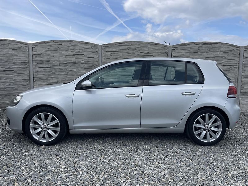 Volkswagen Golf 1.6TDi 105PS  6 HIGHLINE TOP!! - fotka 1 z 176