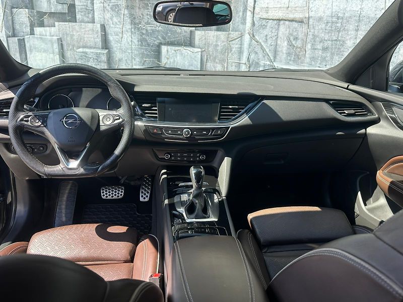 Opel Insignia (2017) 2.0D, 125KW, MATRIX, MASÁŽ - fotka 14 z 28