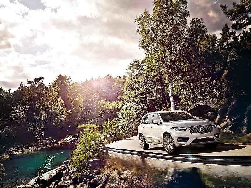 Volvo XC90 T8.