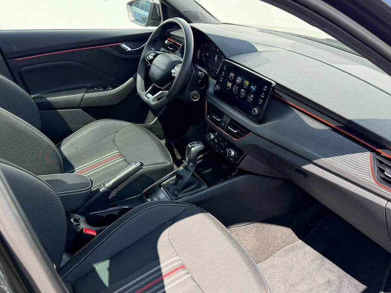 Škoda Kamiq Monte Carlo 1,5 TSI 110 kW 7° - fotka 6 z 38