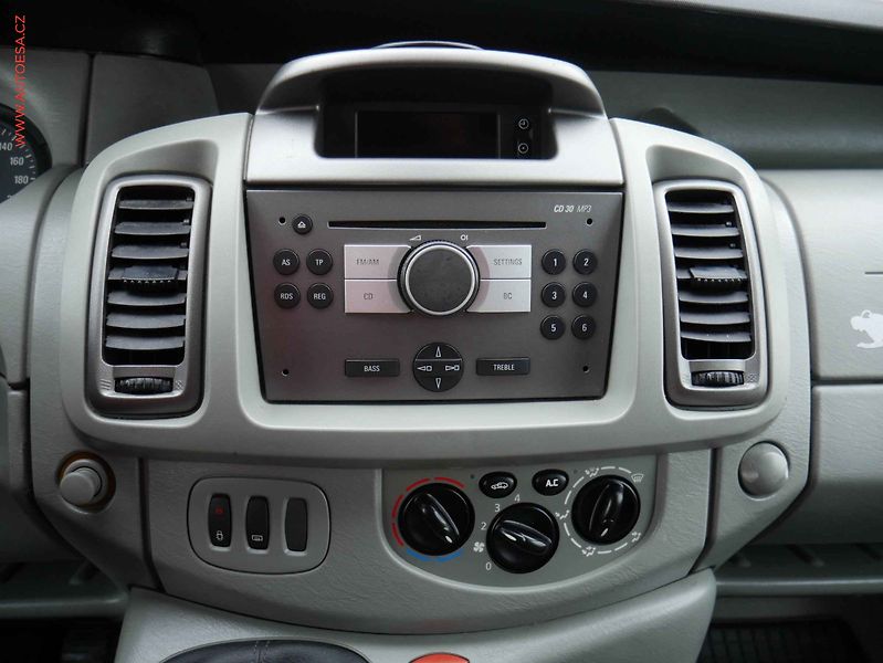 Opel Vivaro (2008) 2.0CDTi 5míst, ČR, AC - fotka 9 z 15