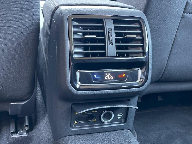 Volkswagen Passat (2022) 2.0 TDI 110 kW DSG Business - fotka 25 z 33