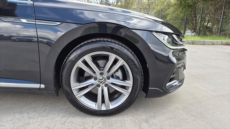 Volkswagen Arteon 2,0 TDi 110 Kw  Shooting Brake - fotka 26 z 27