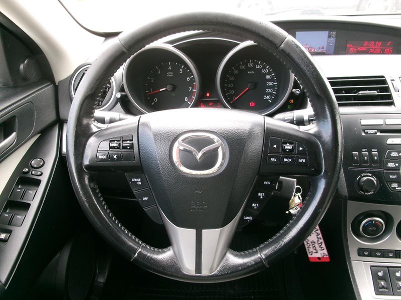 Mazda 3 (2009) 1,6i AC NAVI TEMP VÝHŘEV - fotka 16 z 31