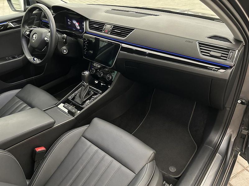 Škoda Superb 2.0 TDI L & K - fotka 28 z 29