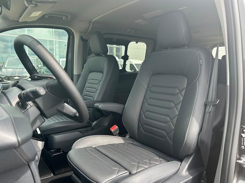Ford Tourneo Custom (2026) Titanium X L1, Tourneo, 2.0 Ec - fotka 12 z 20