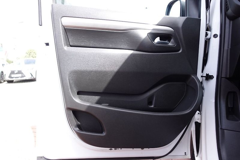 Toyota ProAce 2.0 D-4D 140k L1 Business - fotka 8 z 28